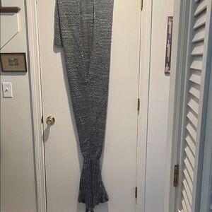 Mermaid Tail Cozy GrayWhite Hand Knit Throw Blanket